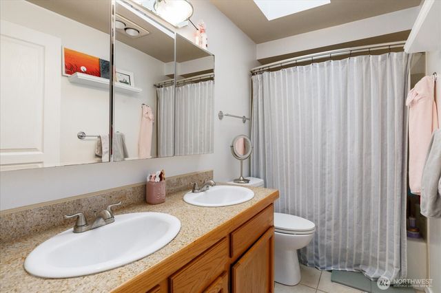 1585 NW 2nd Avenue, Oak Harbor, WA 98277