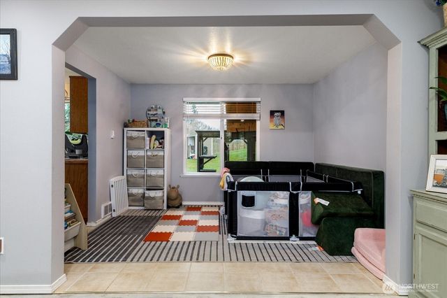 1585 NW 2nd Avenue, Oak Harbor, WA 98277