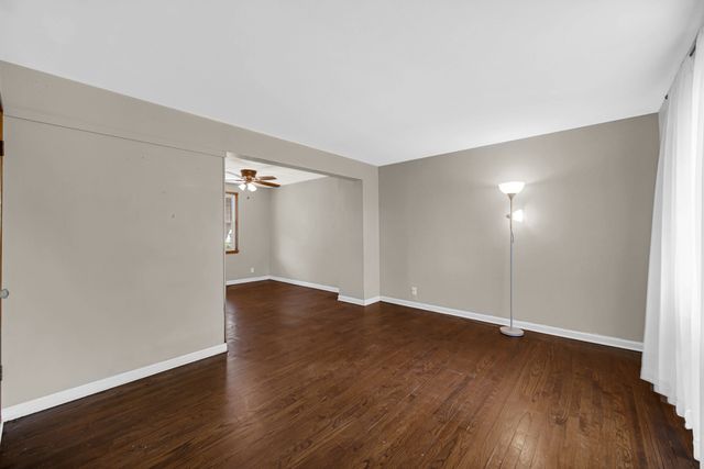 1433 Willow Avenue, Des Plaines, IL 60016