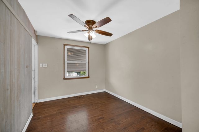1433 Willow Avenue, Des Plaines, IL 60016