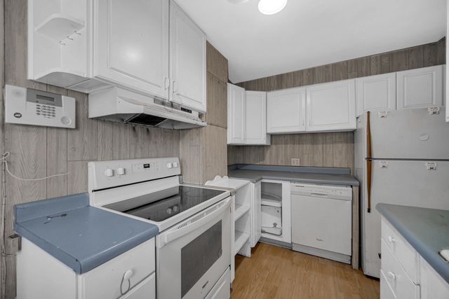 1433 Willow Avenue, Des Plaines, IL 60016