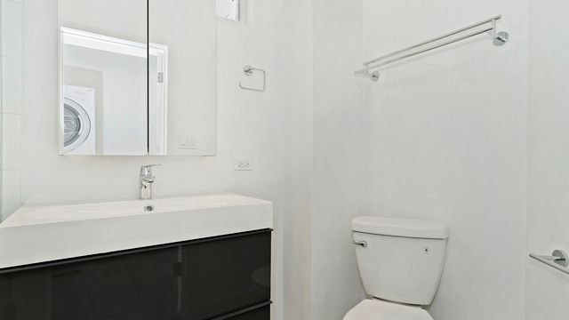 1731 W Potomac Avenue, Chicago, IL 60622