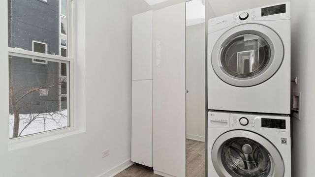 1731 W Potomac Avenue, Chicago, IL 60622