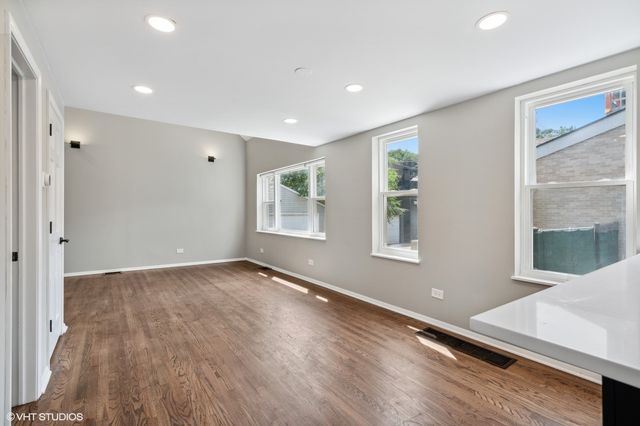 1731 W Potomac Avenue, Chicago, IL 60622