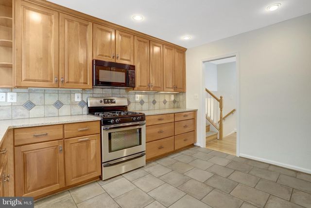 3236 WOODLAND LN, Alexandria, VA 22309
