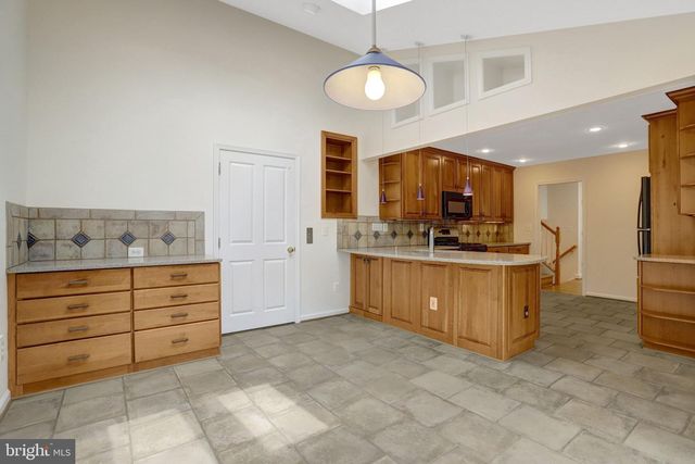 3236 WOODLAND LN, Alexandria, VA 22309