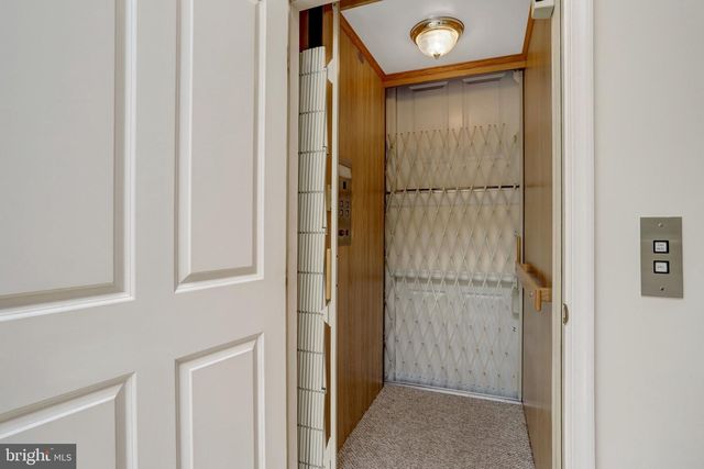 3236 WOODLAND LN, Alexandria, VA 22309