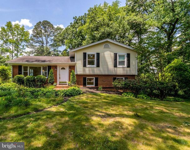 3236 WOODLAND LN, Alexandria, VA 22309