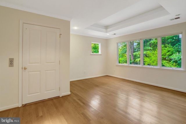 3236 WOODLAND LN, Alexandria, VA 22309
