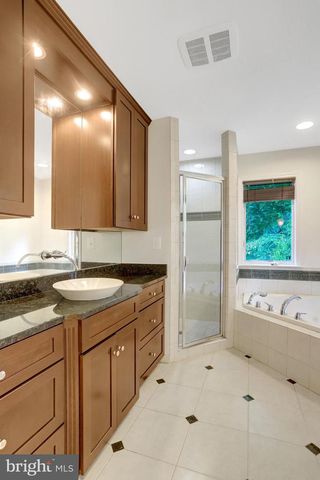 3236 WOODLAND LN, Alexandria, VA 22309