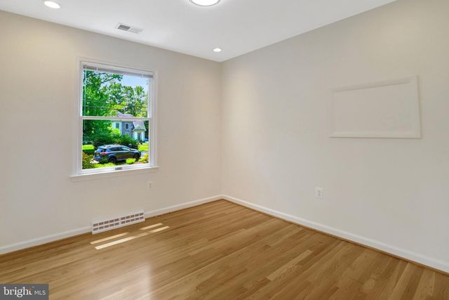 3236 WOODLAND LN, Alexandria, VA 22309