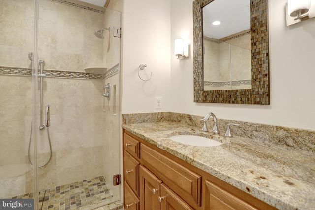 3236 WOODLAND LN, Alexandria, VA 22309