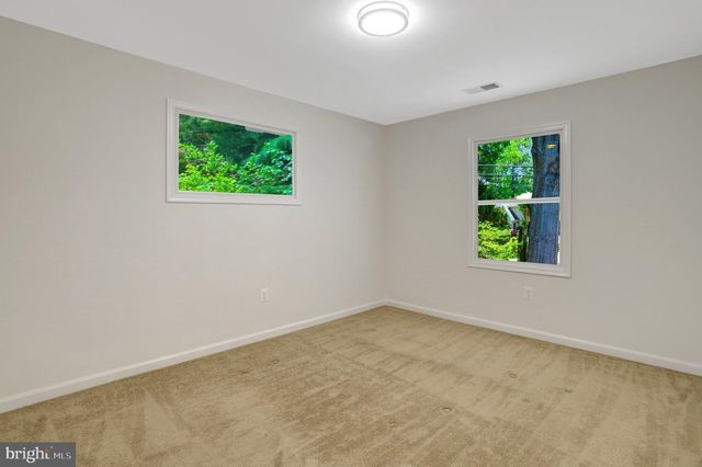 3236 WOODLAND LN, Alexandria, VA 22309