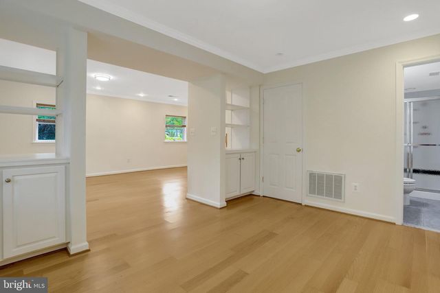 3236 WOODLAND LN, Alexandria, VA 22309