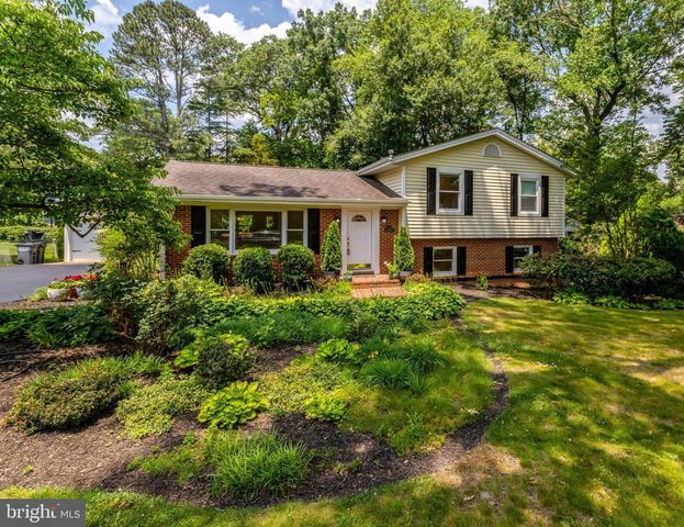 3236 WOODLAND LN, Alexandria, VA 22309