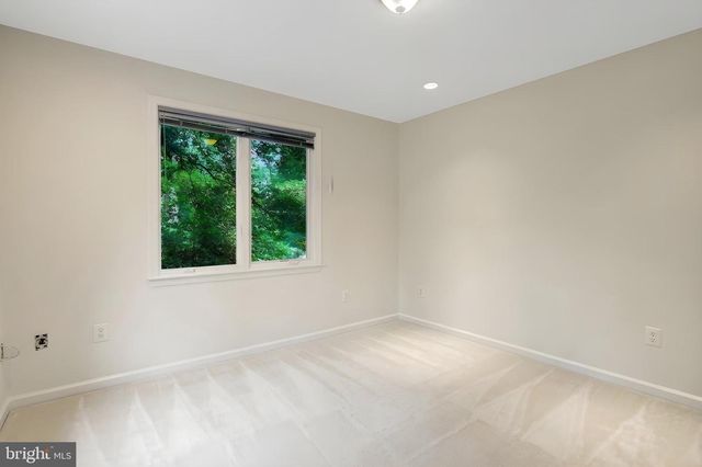 3236 WOODLAND LN, Alexandria, VA 22309