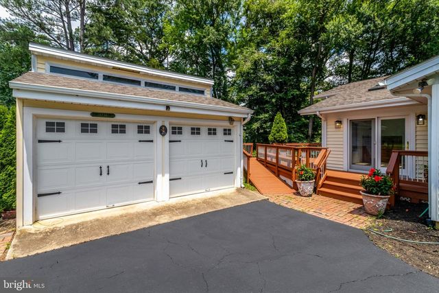 3236 WOODLAND LN, Alexandria, VA 22309