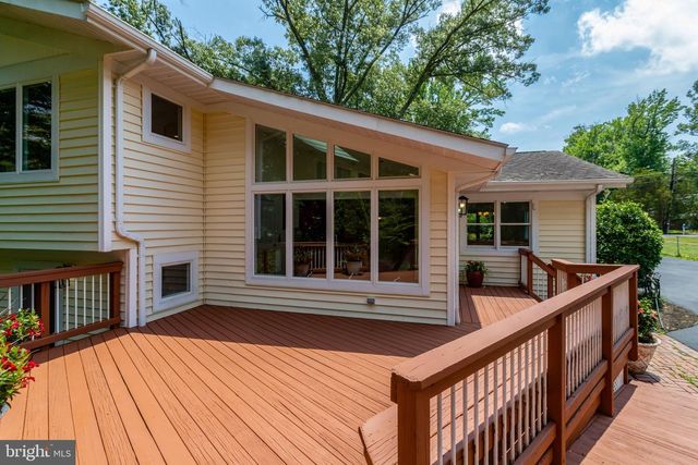 3236 WOODLAND LN, Alexandria, VA 22309