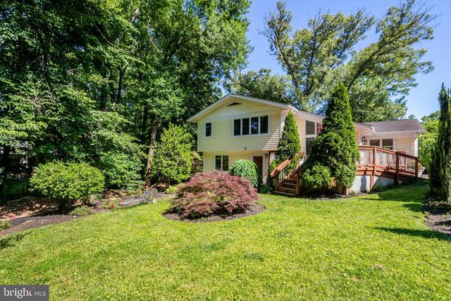 3236 WOODLAND LN, Alexandria, VA 22309