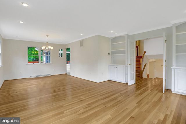 3236 WOODLAND LN, Alexandria, VA 22309