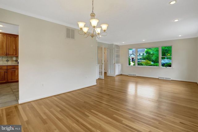 3236 WOODLAND LN, Alexandria, VA 22309