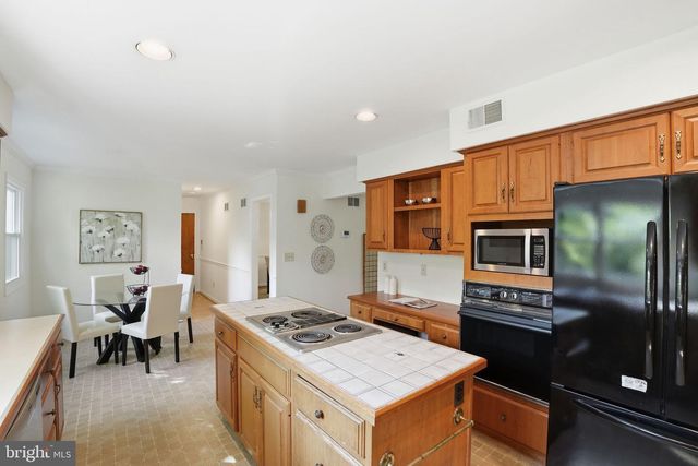 49 WELLESLEY CIR, Glen Echo, MD 20812