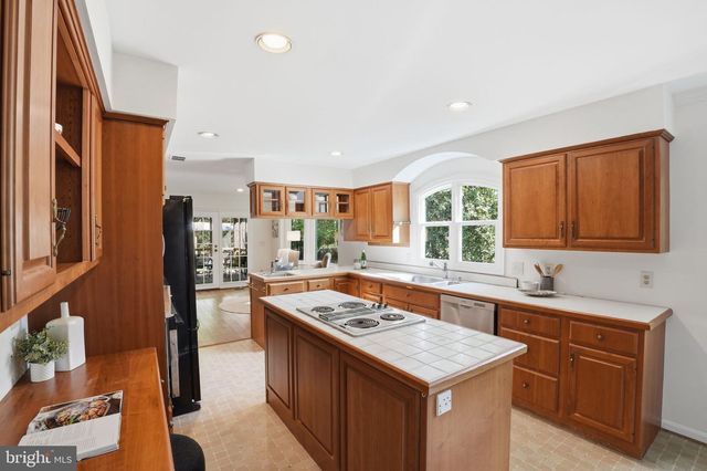 49 WELLESLEY CIR, Glen Echo, MD 20812