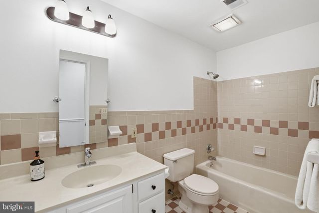 49 WELLESLEY CIR, Glen Echo, MD 20812
