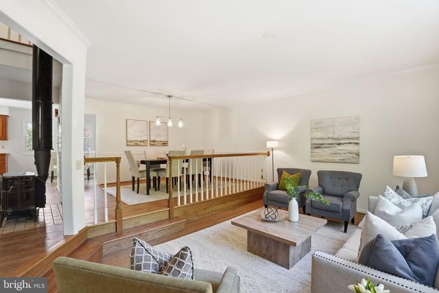 49 WELLESLEY CIR, Glen Echo, MD 20812