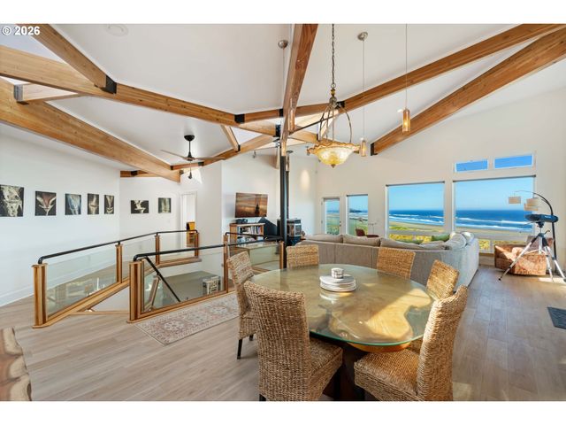2770 WHALE WATCH Way, Bandon, OR 97411