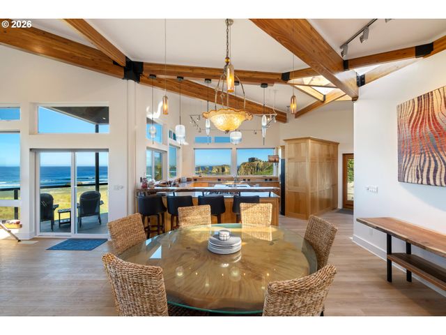 2770 WHALE WATCH Way, Bandon, OR 97411