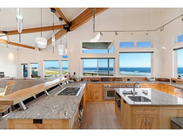 2770 WHALE WATCH Way, Bandon, OR 97411