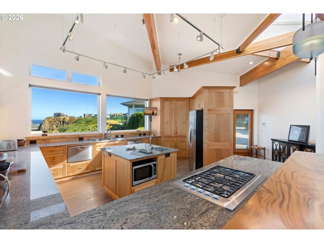 2770 WHALE WATCH Way, Bandon, OR 97411