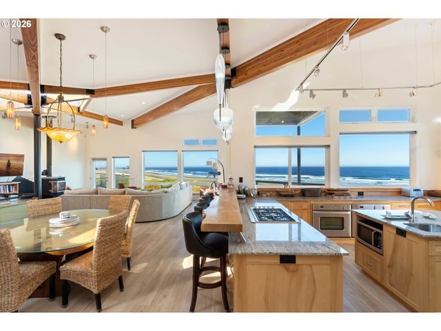 2770 WHALE WATCH Way, Bandon, OR 97411