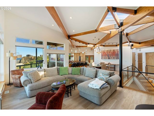 2770 WHALE WATCH Way, Bandon, OR 97411