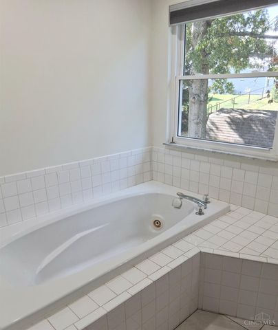 5193 Castlebrook Court, Green Twp, OH 45247