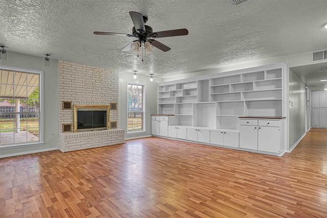 505 E Kansas Ave, Walters, OK 73572