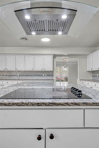 505 E Kansas Ave, Walters, OK 73572