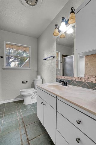 505 E Kansas Ave, Walters, OK 73572