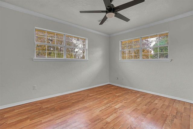 505 E Kansas Ave, Walters, OK 73572