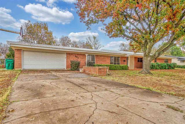 505 E Kansas Ave, Walters, OK 73572