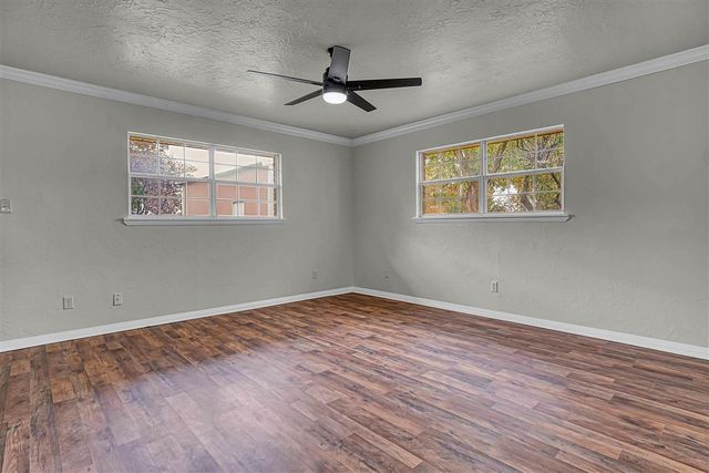 505 E Kansas Ave, Walters, OK 73572