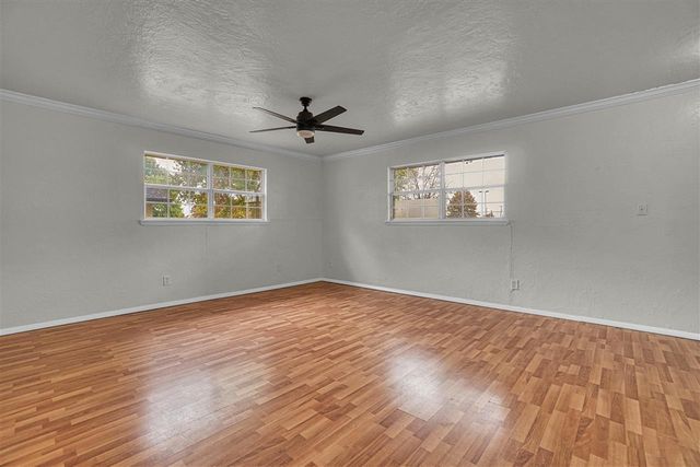 505 E Kansas Ave, Walters, OK 73572