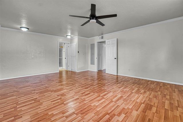 505 E Kansas Ave, Walters, OK 73572