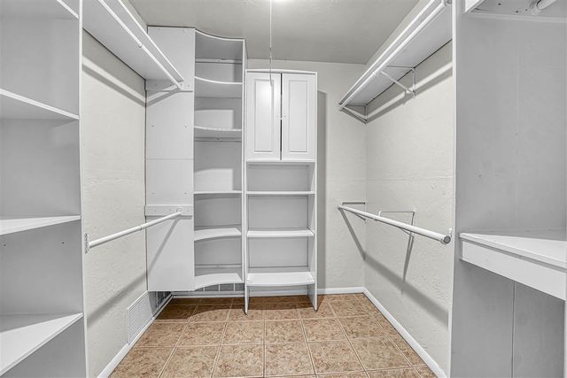 505 E Kansas Ave, Walters, OK 73572