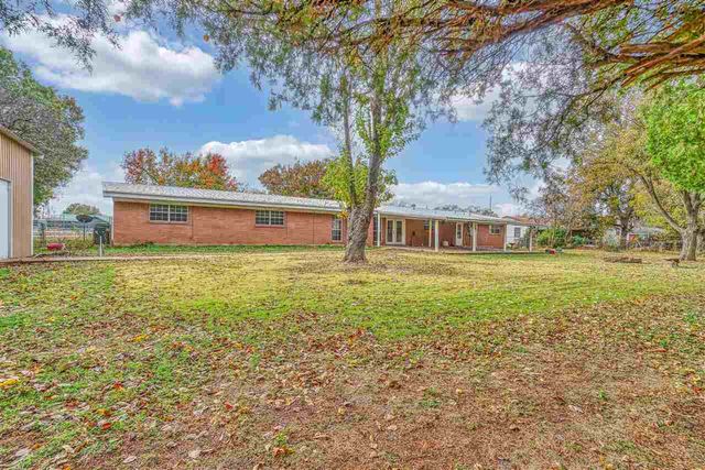 505 E Kansas Ave, Walters, OK 73572