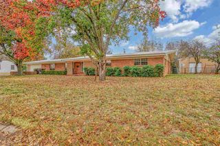 505 E Kansas Ave, Walters, OK 73572