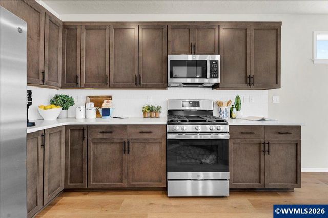 3218 S 13th St, Lebanon, OR 97355