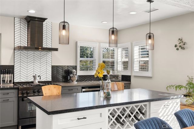 3903 W 59th Place, Los Angeles, CA 90043