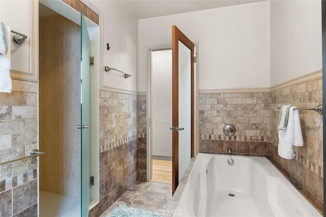 3903 W 59th Place, Los Angeles, CA 90043